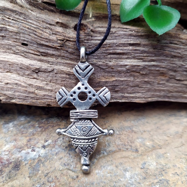 Collier pendentif croix du sud croix occitane, basque, croix celtique, croix de vie, crois templière, rose croix....
