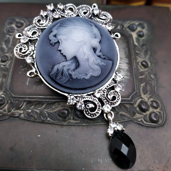 Cameo brooch portrait lady vintage bohemian retro victorian cameo