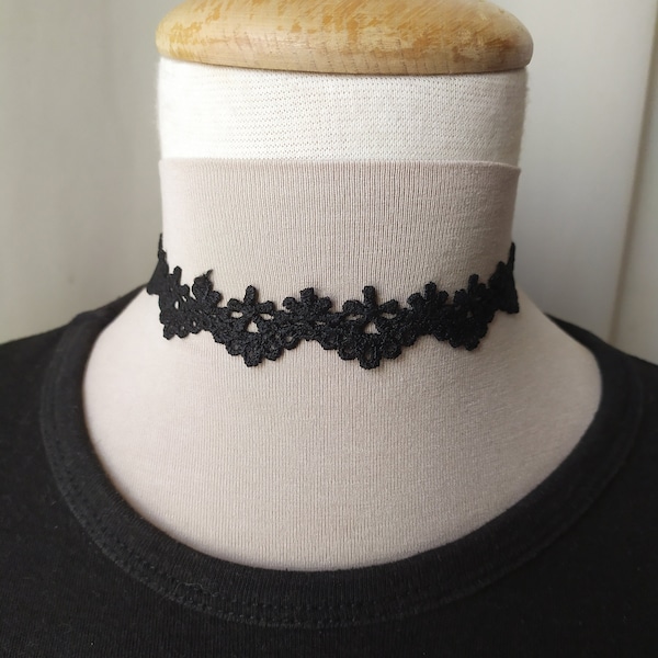 Ras de cou choker collier gothique en dentelle noir vintage rétro