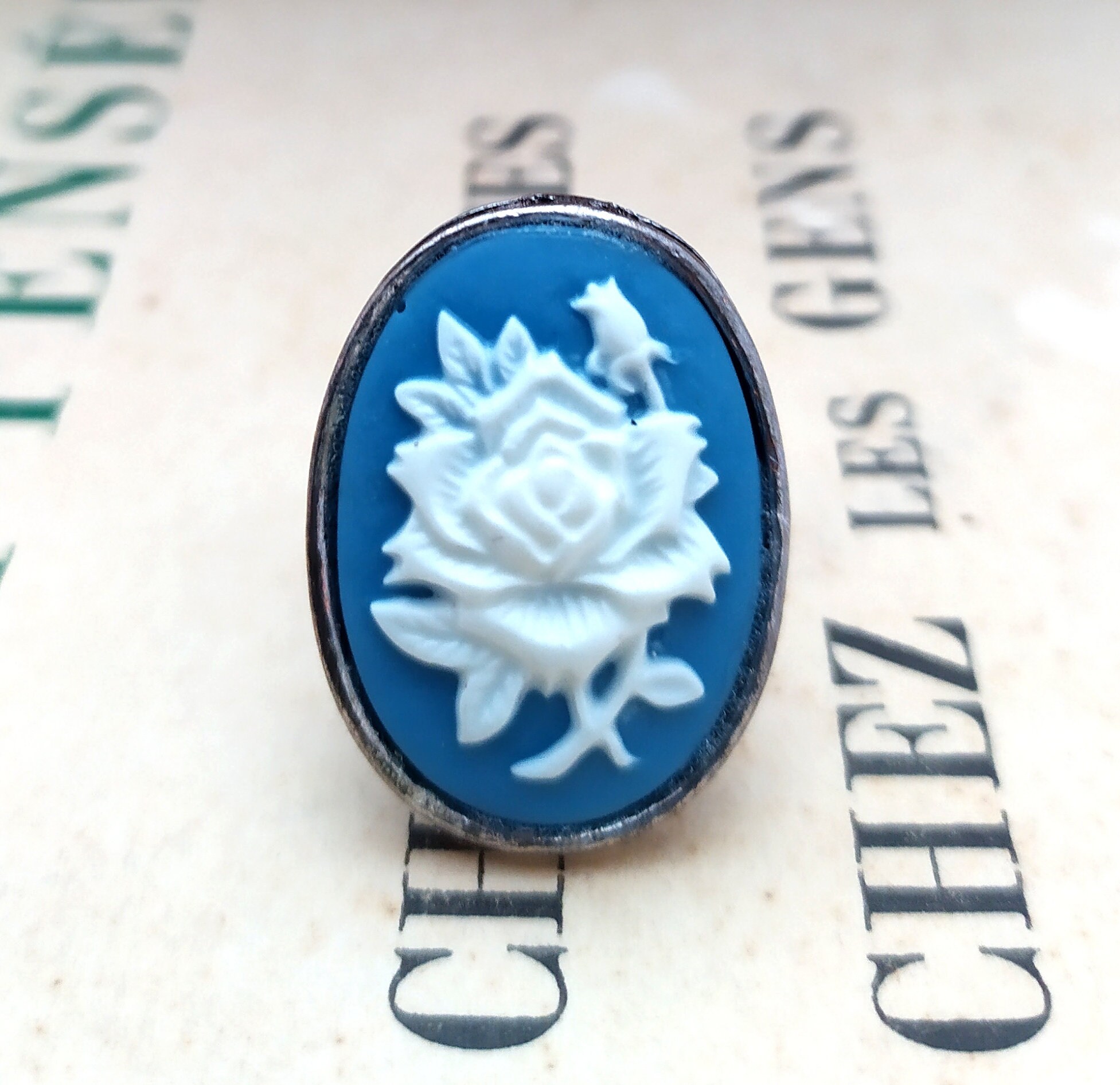 Vintage Victorian bohemian pink cameo ring