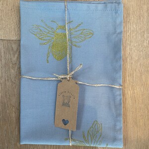 Cotton Tea Towel with handcrafted &#39;Bee&#39; design.