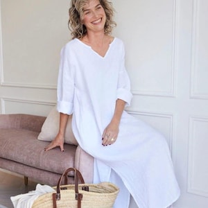 women Linen kaftan/dress for woman.JEFF caftan. Glacier. Soft linen kaftan for women with said pocket. Unique, simple, comfortable.