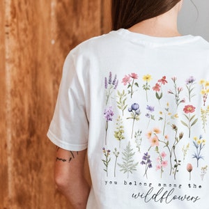 Vintage shirt with wildflower graphics | pressed flowers look | oversize boho women t-shirt | Outdoor nature floral print