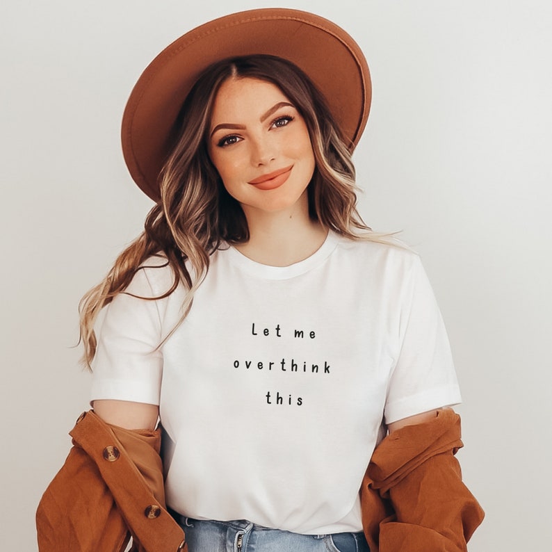 Camiseta minimalista "Pensador excesivo" Camiseta "La salud mental importa" Amor propio y aceptación White