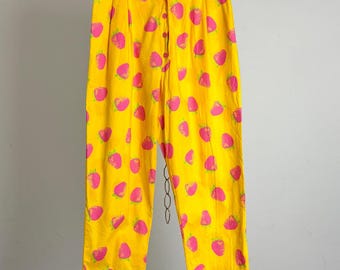 Vintage 1980s High Waist Strawberry Print Trousers Yellow W26 Cottagecore