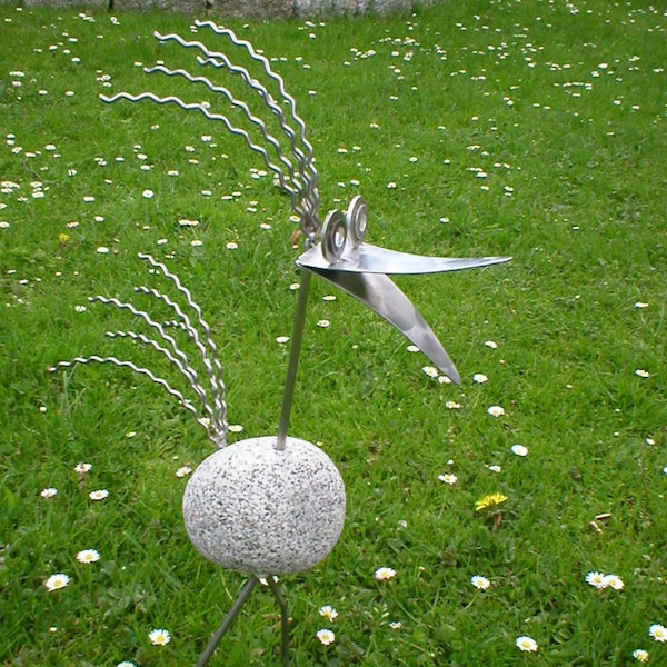 Wilder Steinvogel aus Edelstahl und Granitstein 50 cm hoch Gartendekoration