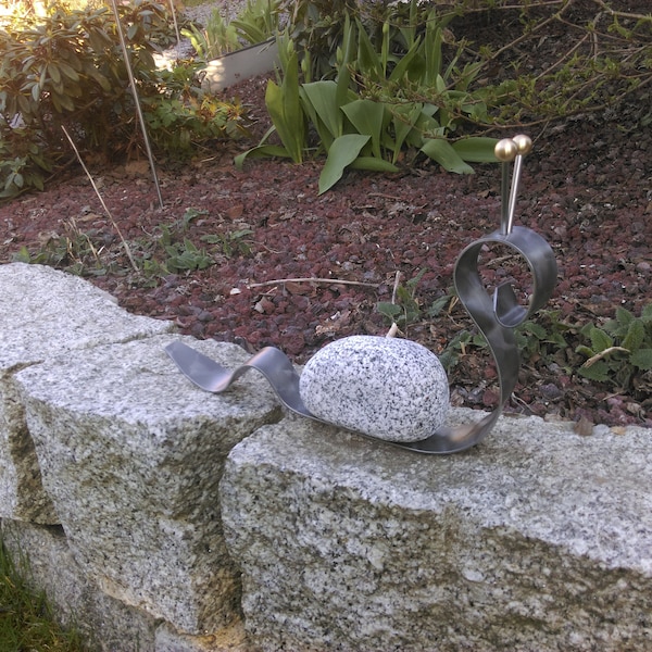 Steinschnecke Dekoschnecke aus Edelstahl und Granitstein 33 cm