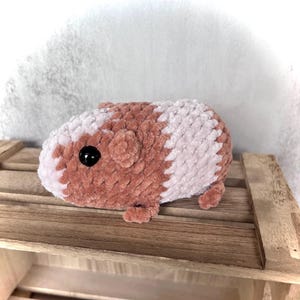 モルモットのぬいぐるみ | オーダーメイド | 抱きしめたくなる柔らかいペット動物のアミグルミ | 楽しいお子様へのギフト | 高品質の手作りおもちゃ | 実物のぬいぐるみ
