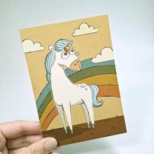 Cartolina unicorno retrò – Mini stampa artistica A6 stravagante con arcobaleno, grazioso regalo di cancelleria fantasy