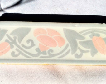 9 azulejos de loza Cambridge vintage - Morning Glory Art Nouveau - Acabado vitela excepcional - Recuperación arquitectónica de la década de 1930 - Azulejo restaurado de 4,5 líneas rectas