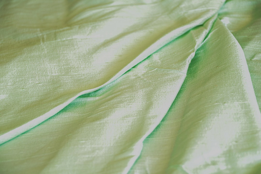 DUPIONI SILK Light Green 100 PURE Raw Silk, Craft, Dress, Wedding, Quilt, Sew, Fabric