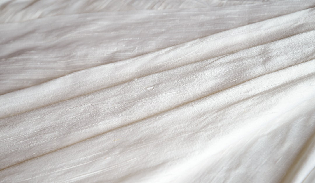 DUPIONI SILK White 100 PURE Raw Silk, Dress, Wedding, Quilt, Sew, Fabric, Bridesmaid Dresses
