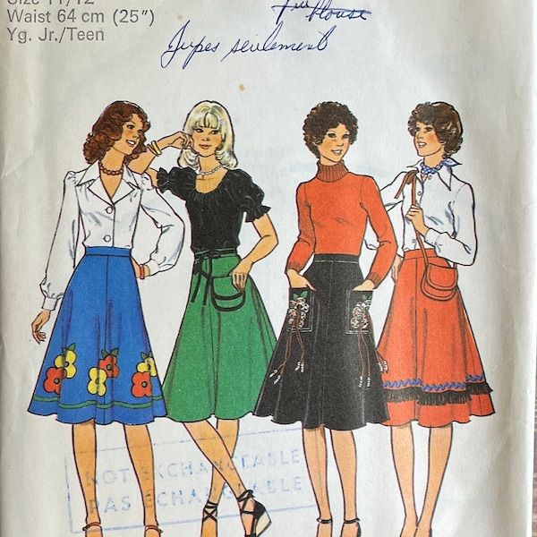 Style # 1762 Pattern / Size 11/12 (waist 64 cm, 25 inches) Jr. Teen/ Junior set of Skirts and Bag/ Cut