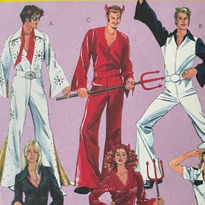 Op de afbeelding: Een McCall's Costumes naaipatroon envelop M5734 in maat XM. De voorzijde bevat illustraties van zes verschillende kostuumontwerpen, waaronder een witte jumpsuit, een rode jumpsuit, een wit-zwarte jumpsuit, een zwart pak, een rode outfit en een wit uniform.