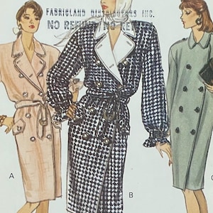 Puede incluir: Patrón de costura Vogue Patterns con ilustraciones de tres abrigos de mujer. El patrón incluye un abrigo con estampado de pata de gallo, un abrigo rosa claro y un abrigo verde claro. El patrón es talla 14-16-18.