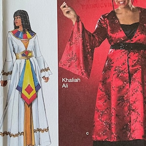 Peut inclure: Patron Simplicity 2837 pour costumes pour femmes. Le patron comprend deux costumes : un costume blanc avec des accents dorés et un costume rouge avec des accents noirs. Le patron est pour les tailles 18W-24W.