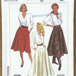 Può includere: Cartamodello Simplicity 9317 con tre modelli di moda femminile. Il modello include un top avvolgente, una gonna a pieghe e una gonna con stampa floreale. La taglia è K (8+10+12) ed EUR. K (36+38+40).