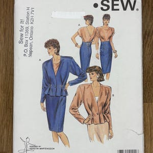 Könnte beinhalten: Ein Vintage-Schnittmuster von Kwik Sew, Modellnummer 1637, mit Illustrationen von Damenanzügen und -kleidern. Das Muster enthält die Größen 14-16-18-20. Das Cover trägt den Text "KWIK SEW" und "Sew for It!"