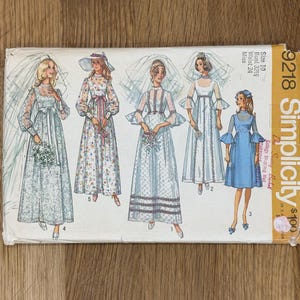 Simplicity 9218, Women&#39;s Size (20), Misses&#39; Bridesmaid Dress And Wedding Dress, 1970 Uncut sewing pattern
