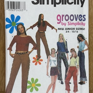 以下が含まれることがあります： Simplicityの縫製パターン番号9394、grooves by Simplicity。このパターンには、パンツ、ショートパンツ、トップスなど、さまざまな衣料品の作り方の説明が含まれています。このパターンは、3/4から9/10、3/4から15/16のサイズに対応しています。