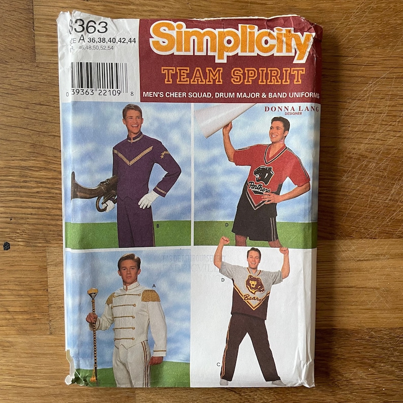 Simplicity 8363, menu size 36-44, team spirit, cheer squad, drum major and band uniform uncut 1998 sewing pattern image 1