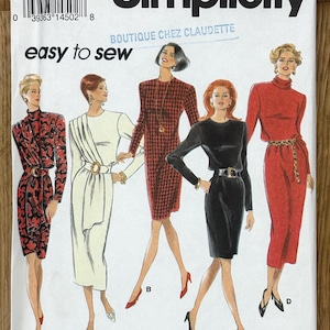 Op de afbeelding: Simplicity naaipatroon 8609 met illustraties van jurken. Het patroon bevat de tekst "easy to sew" en "BOUTIQUE CHEZ CLAUDETTE". De omslag heeft een witte achtergrond met zwarte tekst en illustraties van vrouwen die jurken dragen.