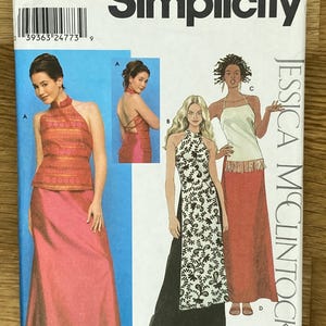 以下が含まれることがあります： 3つの異なるスタイルのドレスの縫製パターン。パターンはSimplicity製で、Jessica McClintockがデザインしました。パターンはAAサイズ用で、ホルターネックトップ、ノースリーブドレス、ロングドレスの作り方の説明が含まれています。