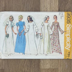 Simplicity 9935, Women&#39;s Size (10), Bride Or Bridesmaid, 1972 Uncut sewing pattern