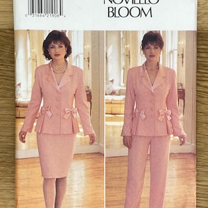 以下が含まれることがあります： ピンクのスーツの裁縫パターン。ジャケットとスカートまたはパンツのいずれかを選択できます。パターンはバターック製で、サイズ12-14-16です。パターン名は「ノヴェッロ ブルーム」です。
