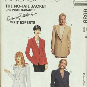 Op de afbeelding: Een naaipatroon voor een jas met drie verschillende stijlen. Het patroon heet "The No-Fail Jacket" en is van McCall's. Het patroon is voor een petite maat.