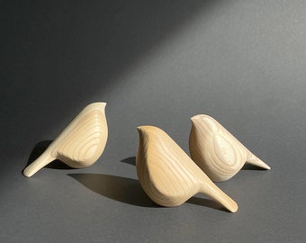 TRIO of BIRDS | Office Decoration | Natural color wood | Set of three birds | ECO packaging  | Trio of birds | Shelf | Gift for Colleagues