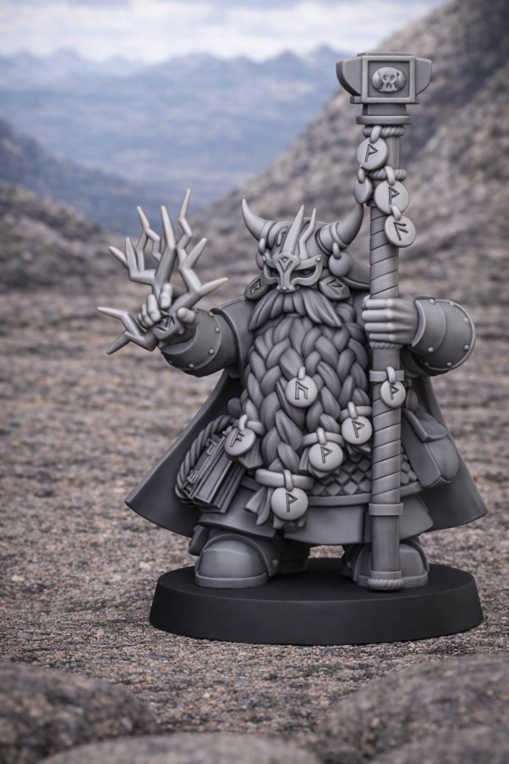 Dwarf Runemaster Miniatures – Dwarf Runic Clerics – 32mm/28mm Resin ...