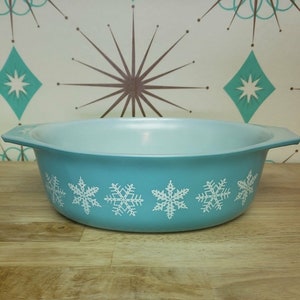 Vintage Pyrex Turquoise Snowflake 043 1 1/2 Qt Oval Casserole