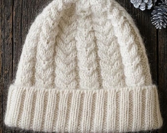 Everfrost Strickanleitung – Beanie mit Zopfmuster PDF (Worsted Weight)