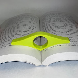 4 Pack Thumb Book Page Holder -  Book Holder - Page Ring - Book Holder Thumb Gift for Book Lover - Thumb Page Holder for Book For Reading
