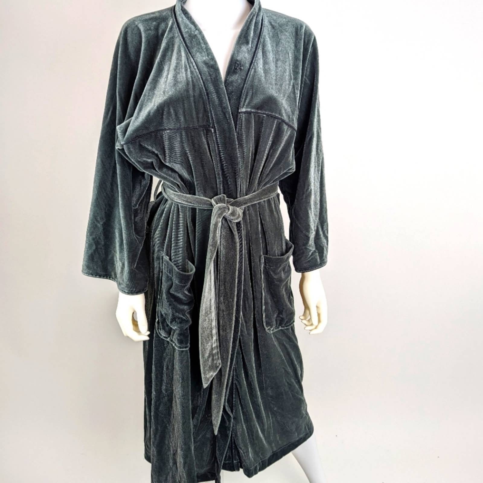 Louis Vuitton Bathrobe, Luxury, Apparel on Carousell