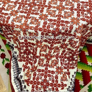 Rare Cretan Embroidered Tablecloth – Large Mid‑Century Greek Lace Table Cover (Vintage Ethnic)