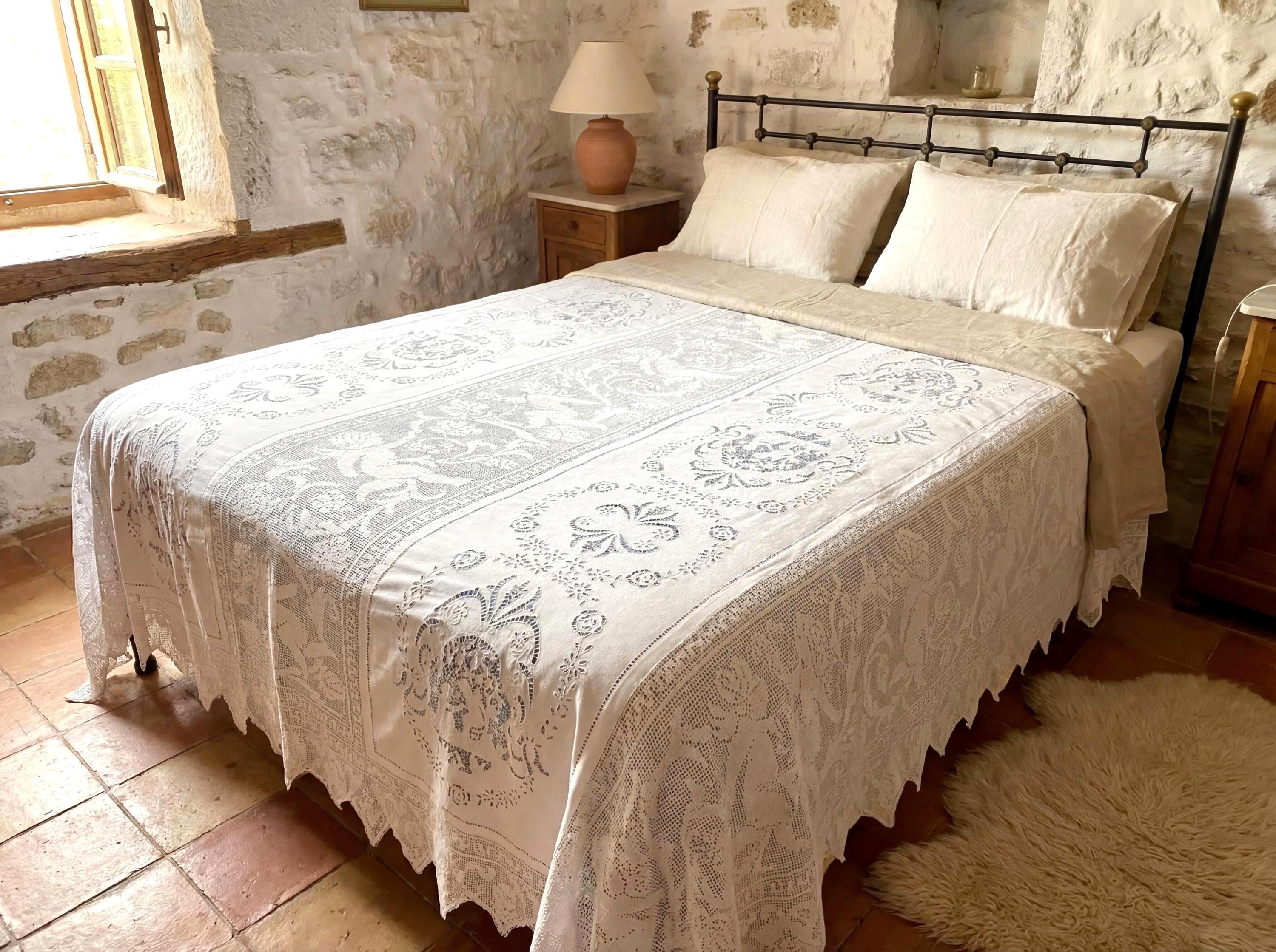 Couverture Ou Couvre-lit En Dentelle Au Crochet Blanc - Fait Main, 220x240cm, Neuf