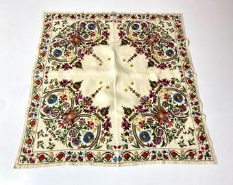 Thrakische griechische handgemachte Tischdecke, byzantinische Stickerei Folk Herzstück, Vintage Tischdecke