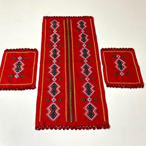 Hand Embroidered Cretan Table Runner Set: Vintage Greek Folk Art