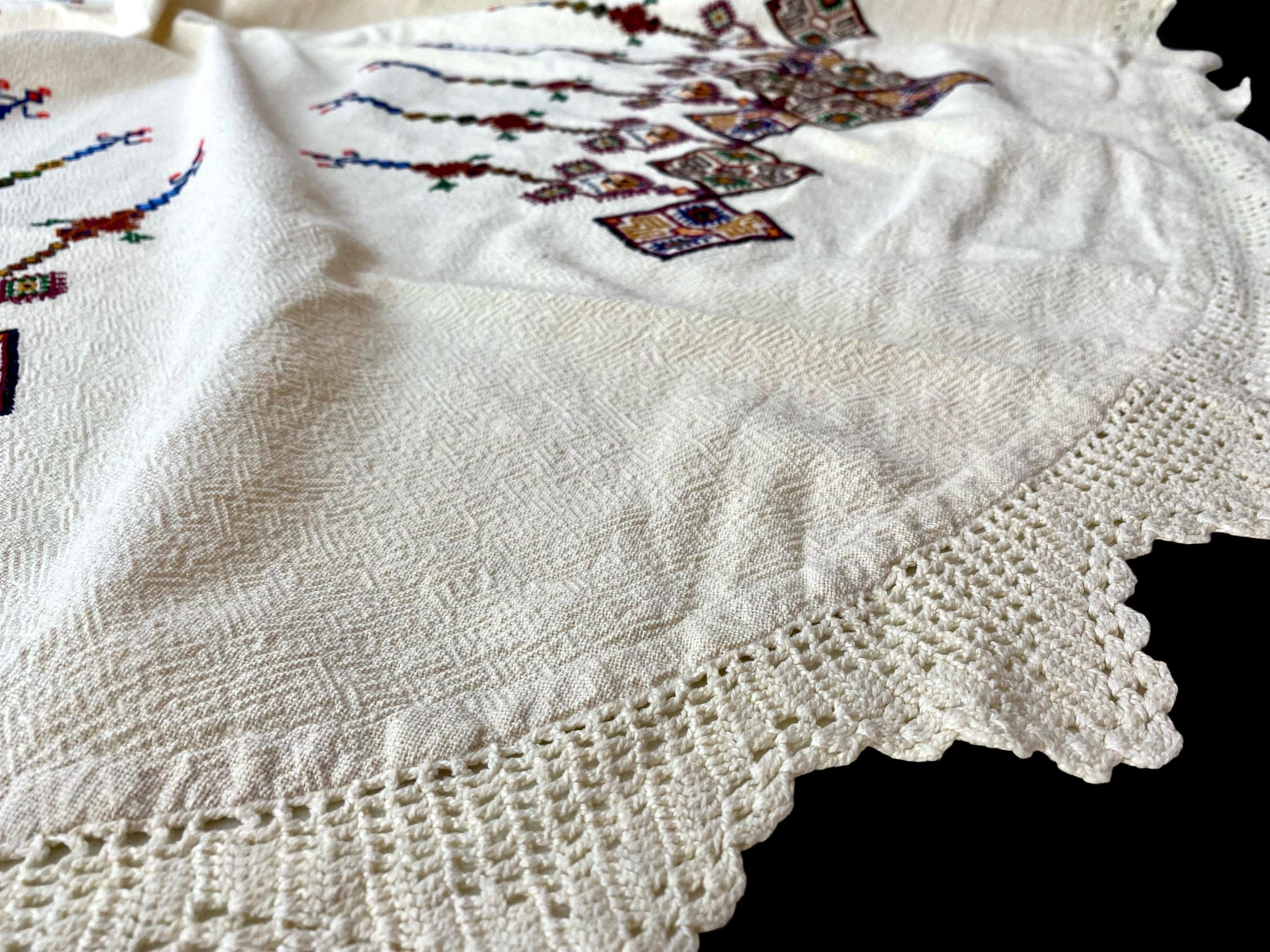 クレタ島の手作りテーブルクロス：ギリシャの民芸品、伝統的なレース