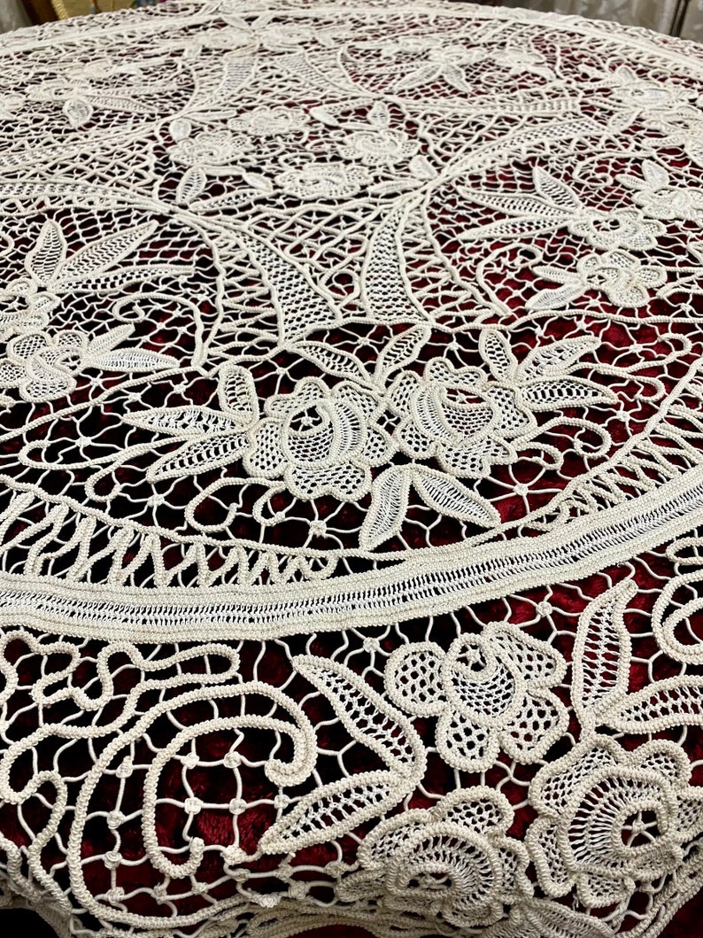 Vintage Lace Embroidery Round White Cotton Thread Embroidery Antique Luxury Lace Excellent