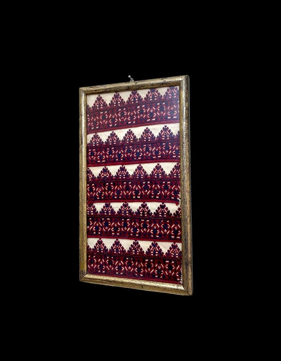 ギリシャの民族衣装の裾の断片 – アンティーク刺繍壁掛け（ギリシャ 