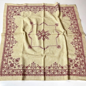 Vintage Cross‑Stitch Tablecloth – Hand‑Embroidered Square Pattern Cover, Classic Dining Elegance (Cottage Chic)