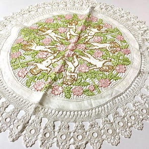 Angel Cutwork Table Topper – Handmade White Lacy Table Cover (Vintage Elegance)