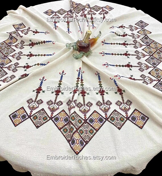 クレタ島の手作りテーブルクロス：ギリシャの民芸品、伝統的なレース