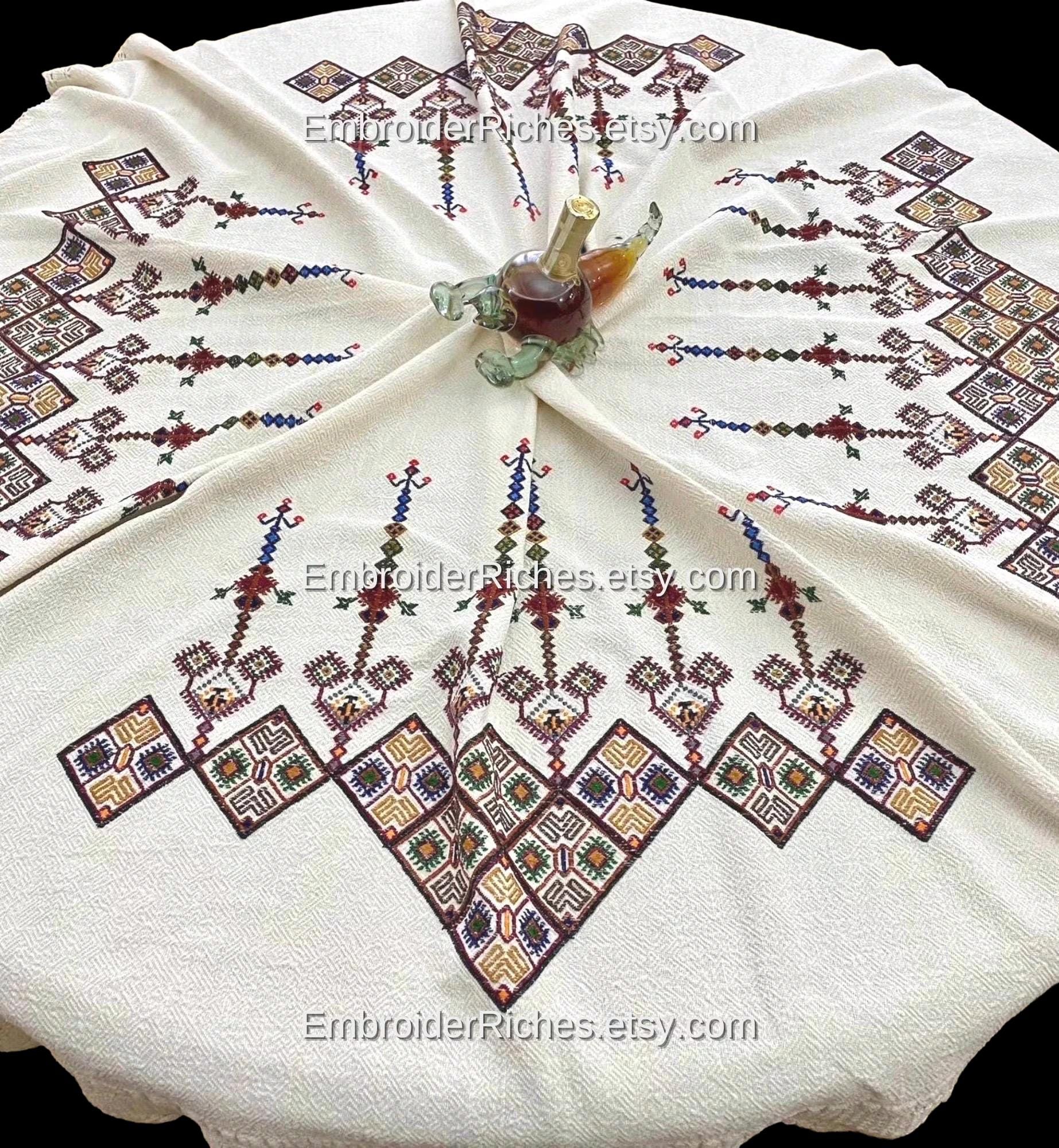 クレタ島の手作りテーブルクロス：ギリシャの民芸品、伝統的なレース