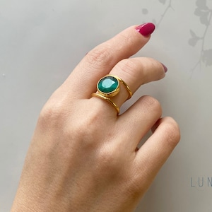 Green Onyx Ring, Emerald Green ring, Gold plated bronze , Adjustable Green ring , gift for her