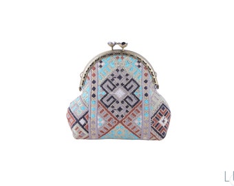 Clasp coin purse| Frame coin purse| Embroidered clasp coin purse | Gift for her | Oriental Color purse