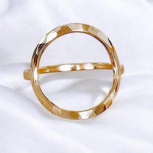 Minimalist Hammered Open Circle Gold Ring – Geometric Statement Band for Everyday Wear & Gifts